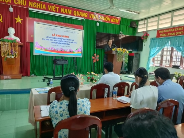 Khai giảng lớp Bồi dưỡng nghiệp vụ công tác Đội cho giáo viên được cử làm Tổng phụ trách Đội trong trường phổ thông tại huyện Vũng Liêm