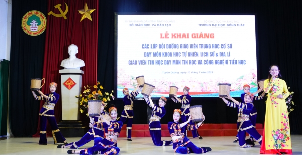Khai giảng các lớp bồi dưỡng giáo viên dạy liên môn đáp ứng Chương trình giáo dục phổ thông 2018 tại Tuyên Quang